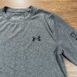 Under Armour Youth Medium Long Sleeve Shirt Gray Fitted Logo Athletic Training